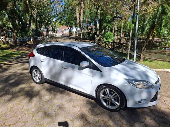 FORD FOCUS 2.0 SE 16V FLEX 4P POWERSHIFT FORD FOCUS 2.0 SE 16V FLEX 4P POWERSHIFT